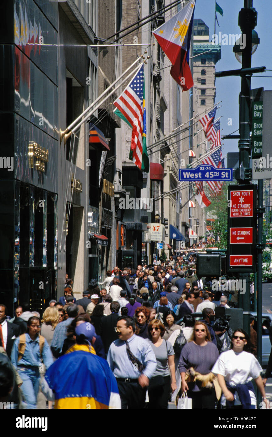 New York NY 5th Avenue Near 43rd Street Crowded Sidewalk At Lunchtime Stock Photo