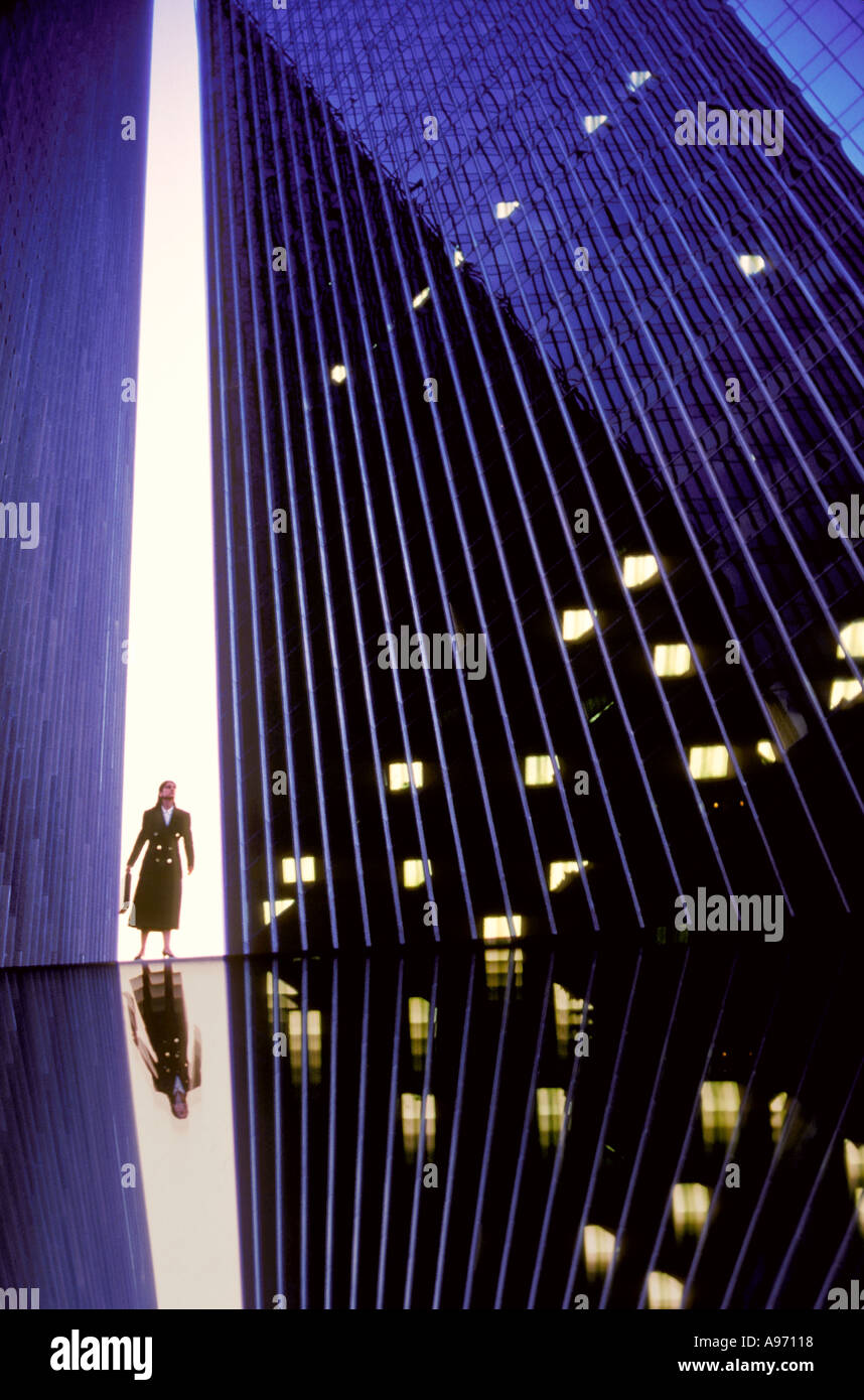 Working in an money management office hi-res stock photography and ...