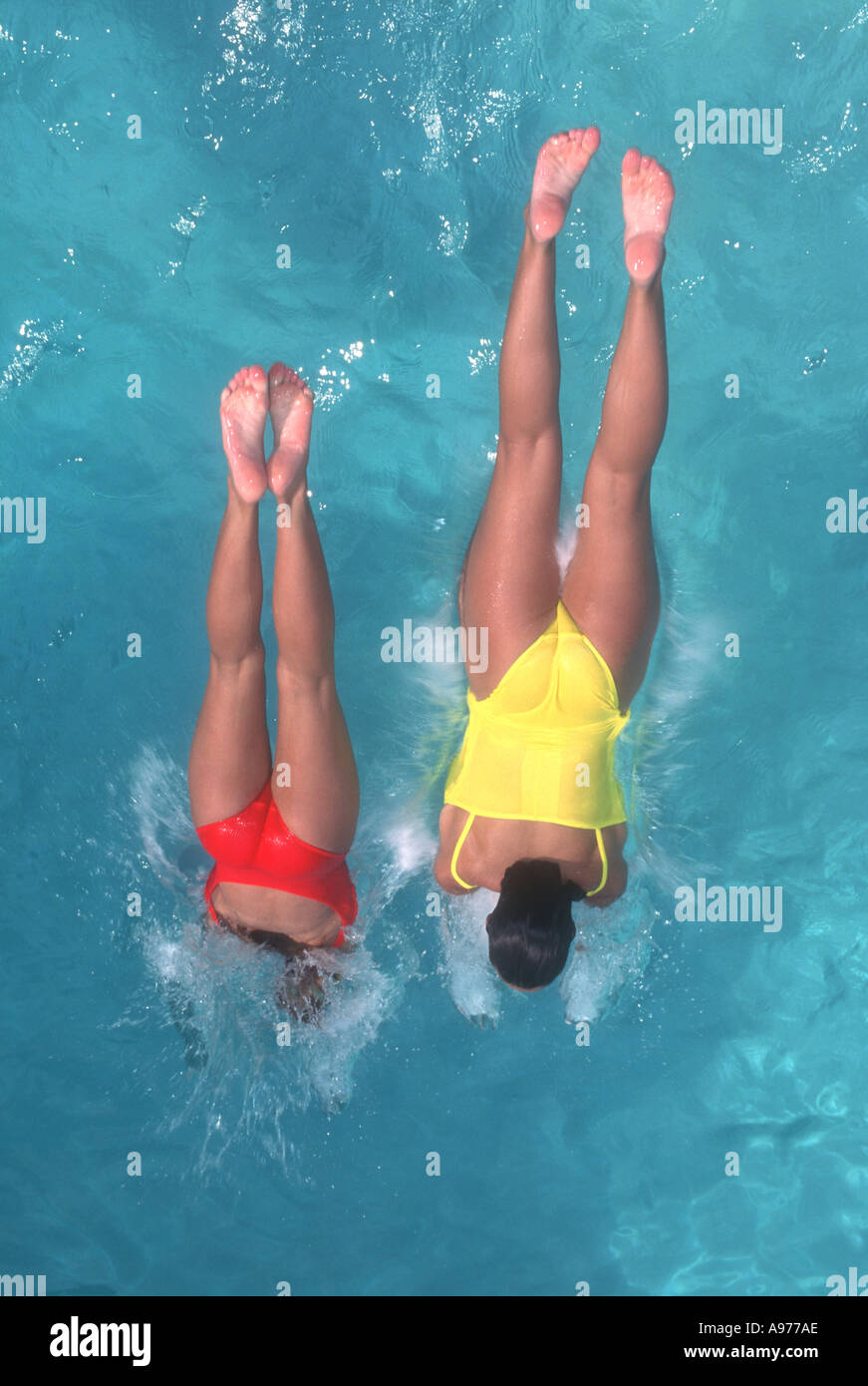 Girls diving hi-res stock photography and images - Alamy