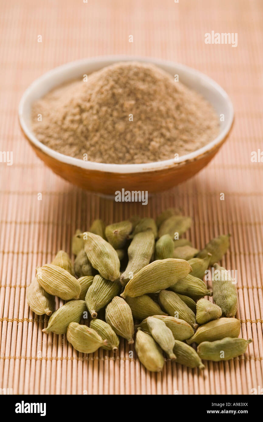 Cardamom pods and ground cardamom FoodCollection Stock Photo Alamy