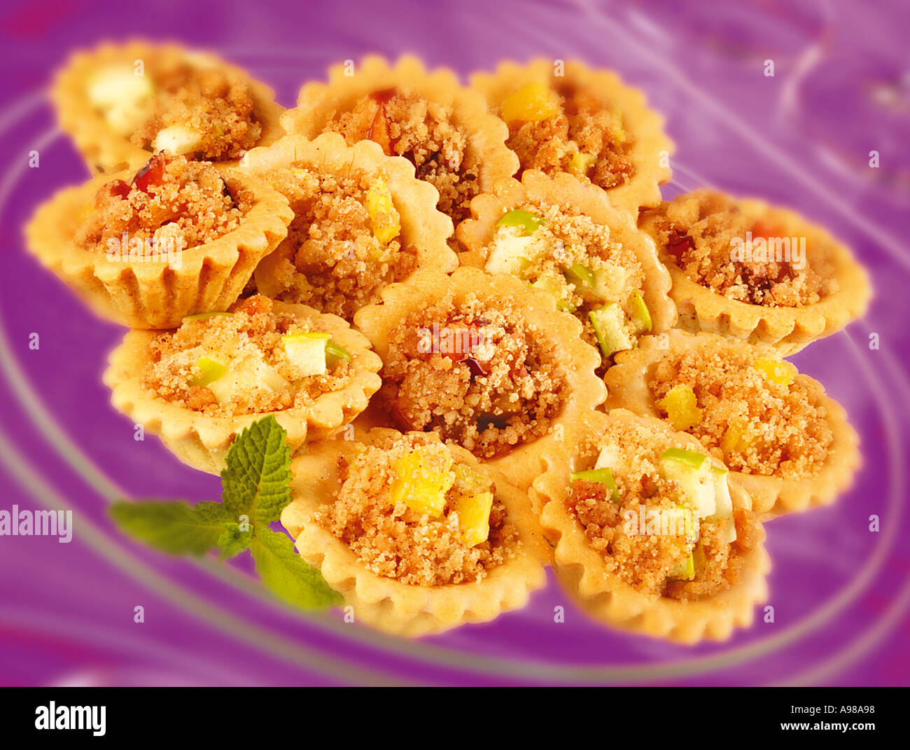 Fruit crumbles hires stock photography and images Alamy
