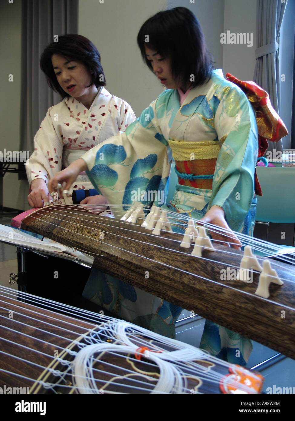 Japan women playing with them self foto 102