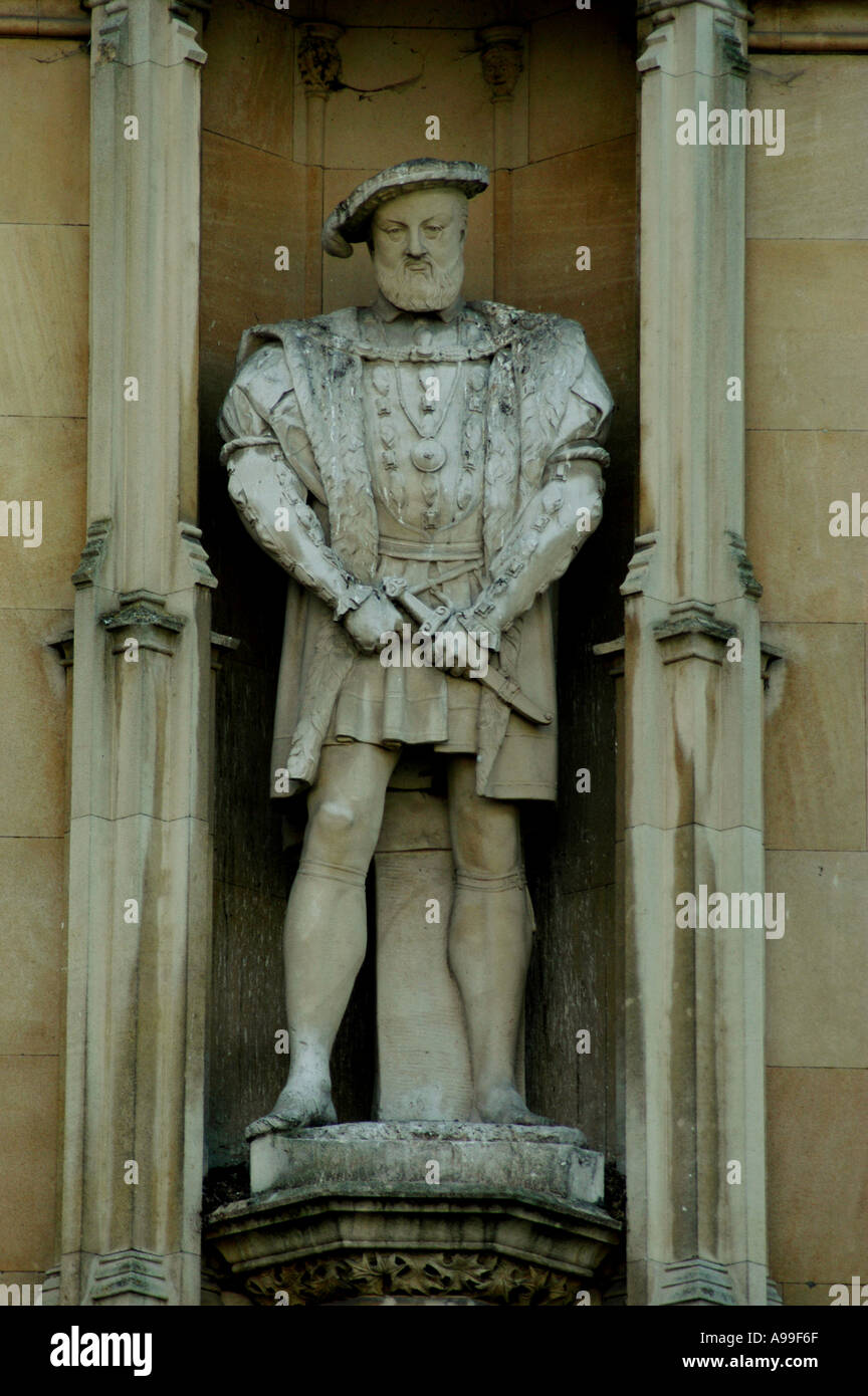 Cambridge, England. Statue of King Henry V111 who financed the completion of Kings College. Stock Photo