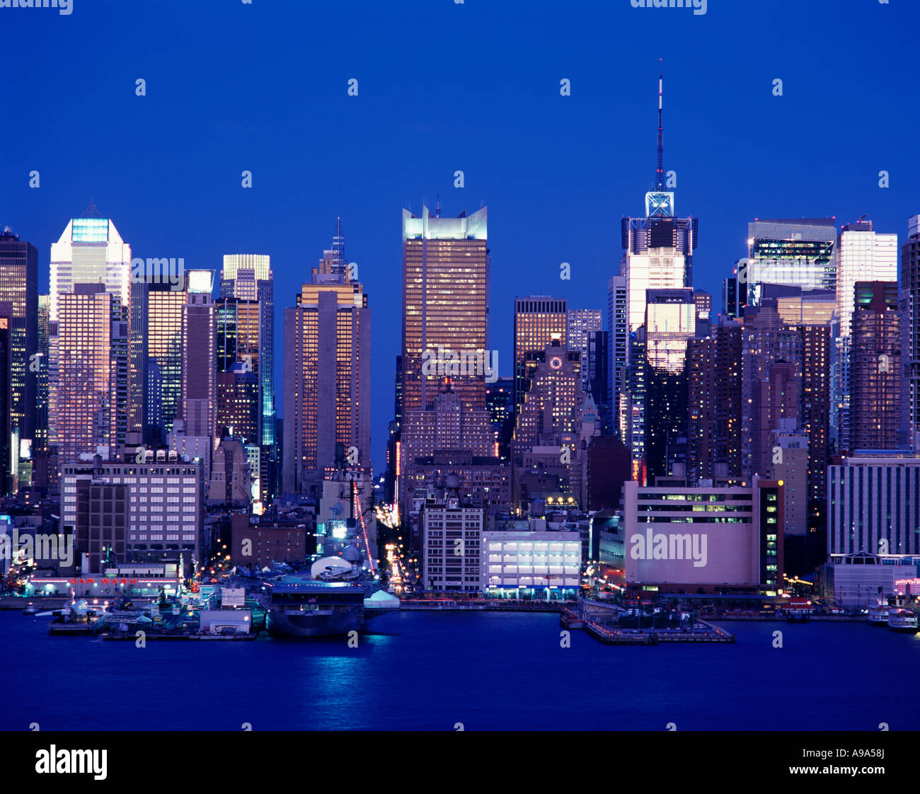 MIDTOWN SKYLINE HUDSON RIVER MANHATTAN NEW YORK CITY USA Stock Photo ...