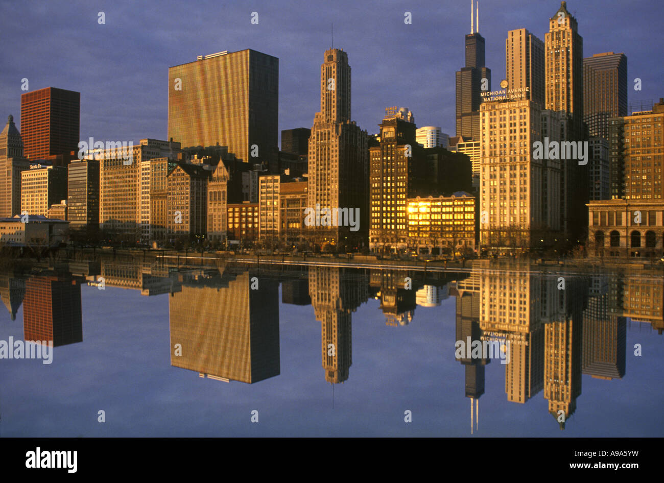 DOWNTOWN SKYLINE CHICAGO ILLINOIS USA Stock Photo - Alamy