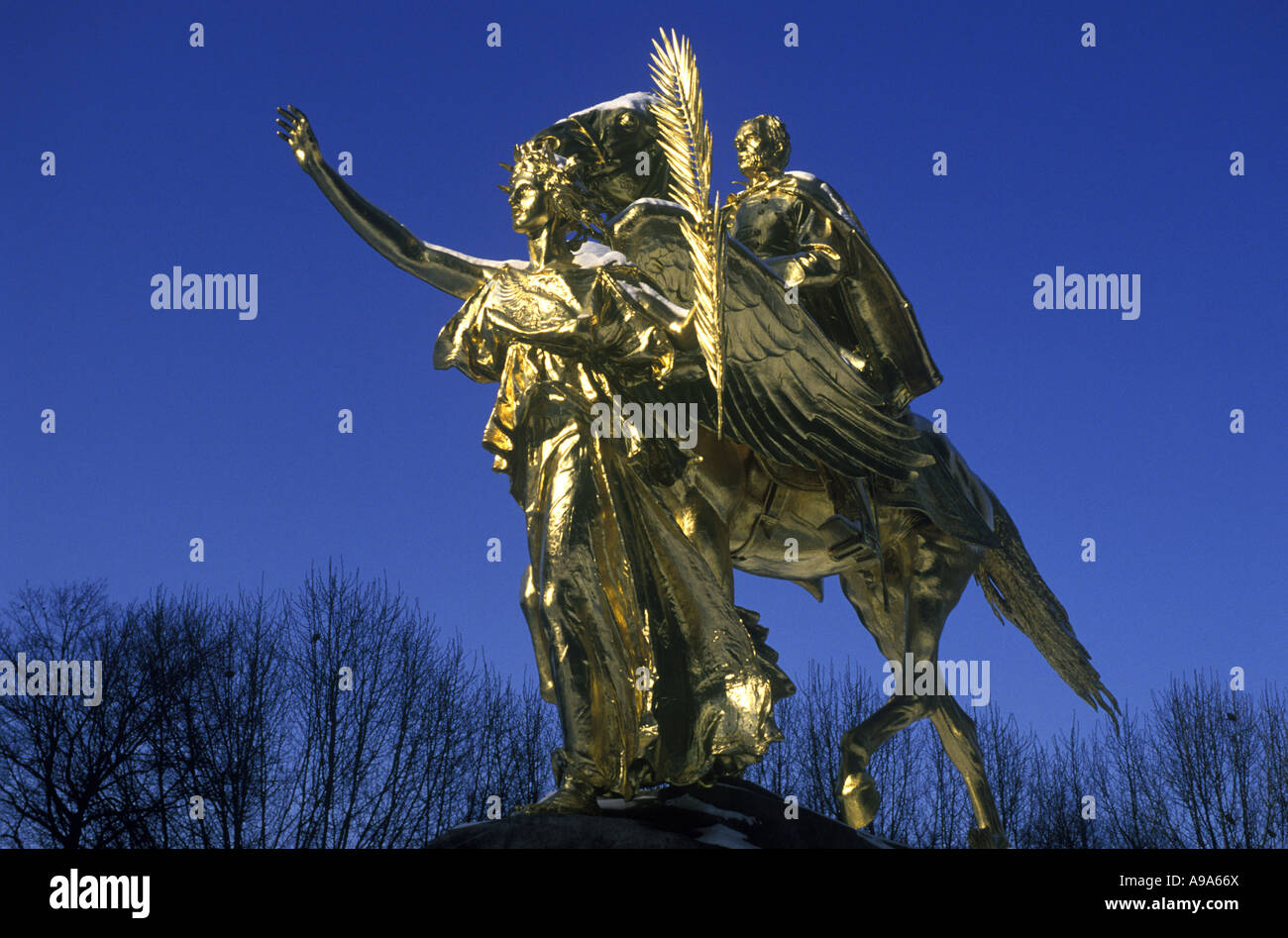 GILDED SHERMAN MEMORIAL STATUE GRAND ARMY PLAZA CENTRAL PARK SOUTH