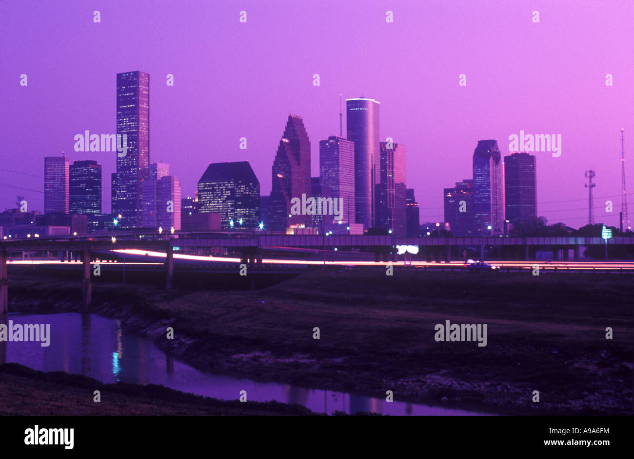 Downtown houston at night hi-res stock photography and images - Page 9 -  Alamy