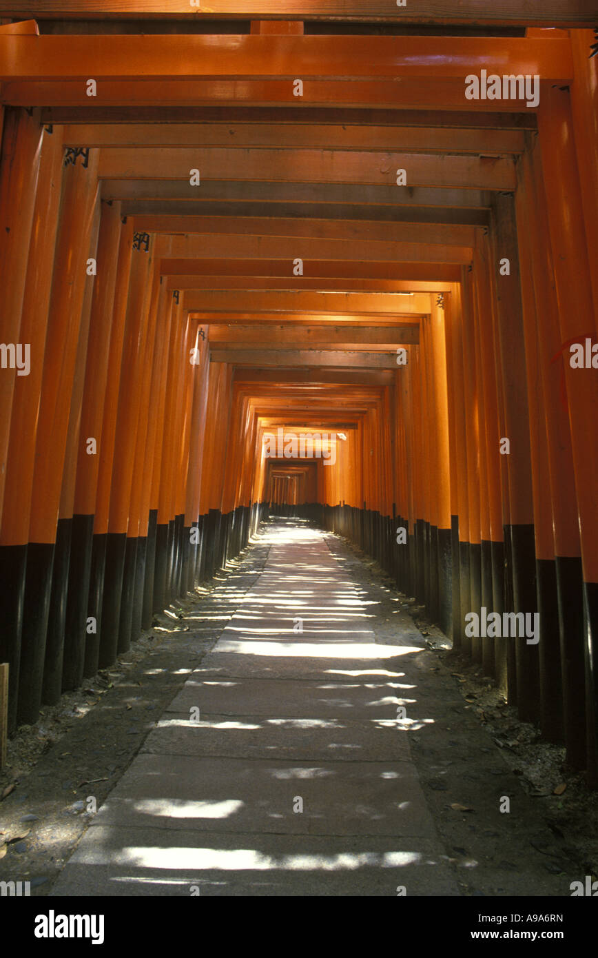 PATH FUSHIMI INARI TAISHA SHRINE KYOTO HONSHU JAPAN Stock Photo - Alamy