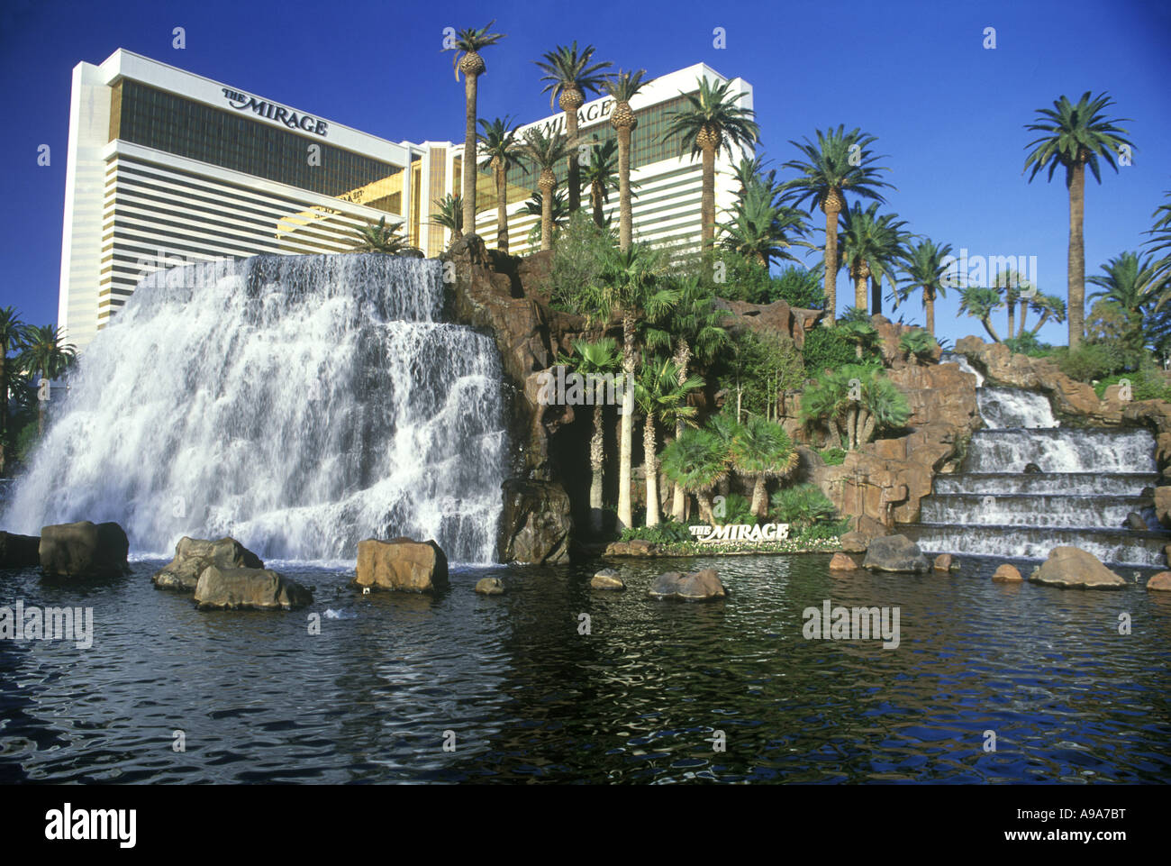 Las vegas the palazzo waterfall hi-res stock photography and images - Page  2 - Alamy