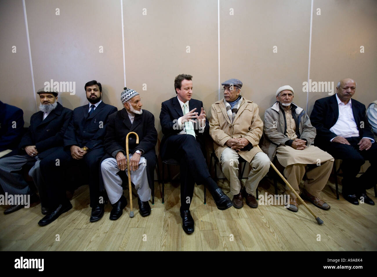 conservative-party-leader-david-cameron-on-a-visit-to-a-muslim-resource
