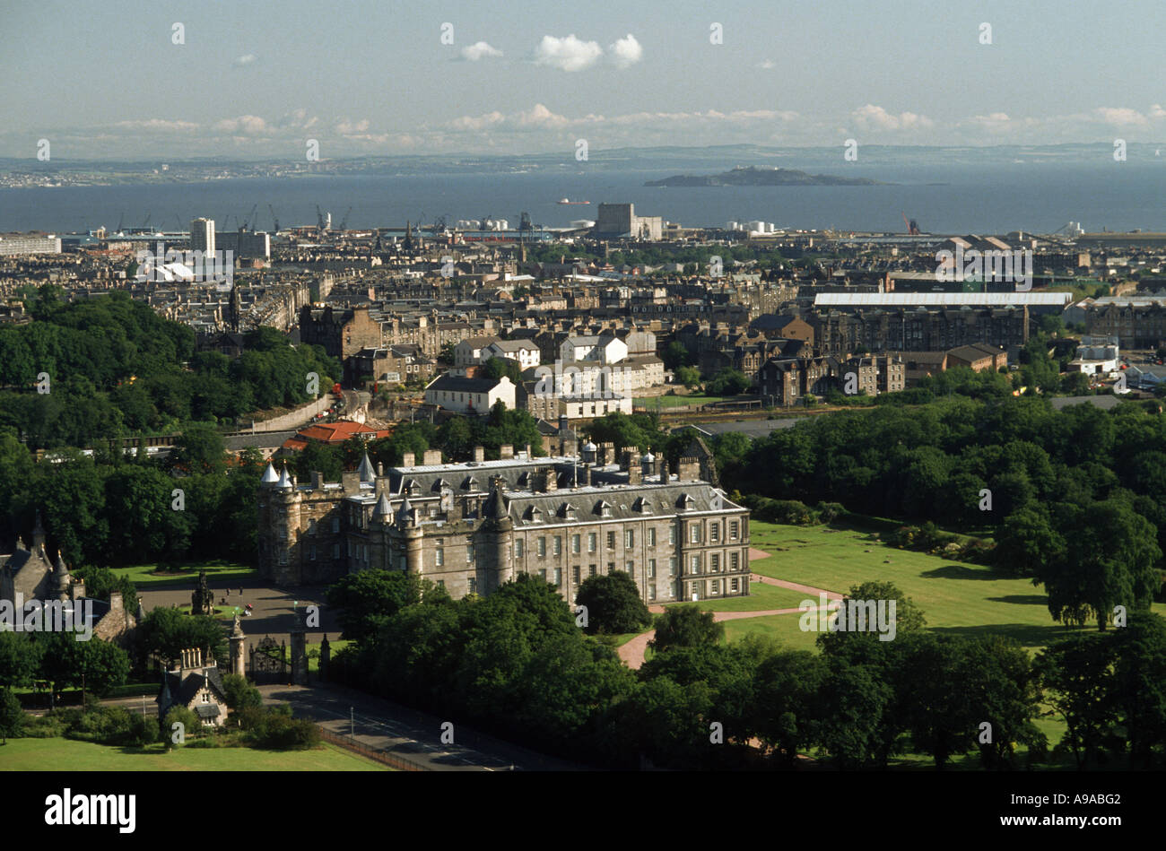 Holyrood palace aerial hires stock photography and images Alamy