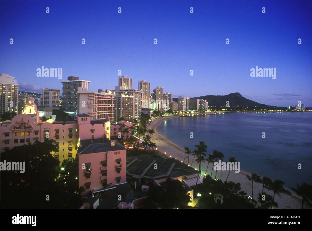 WAIKIKI BEACH DIAMOND HEAD HONOLULU OAHU HAWAII USA Stock Photo - Alamy