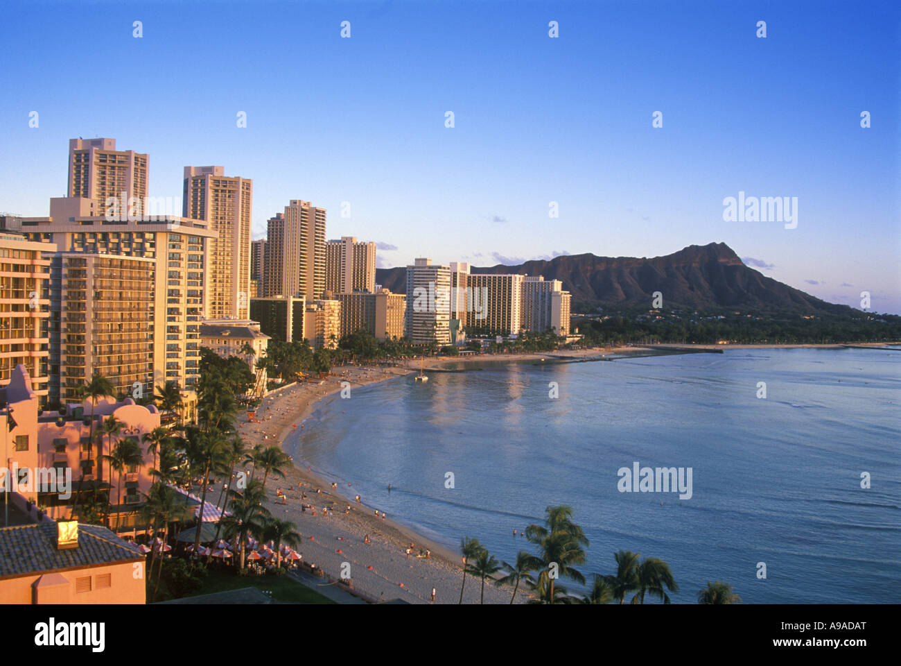 WAIKIKI BEACH DIAMOND HEAD HONOLULU OAHU HAWAII USA Stock Photo - Alamy