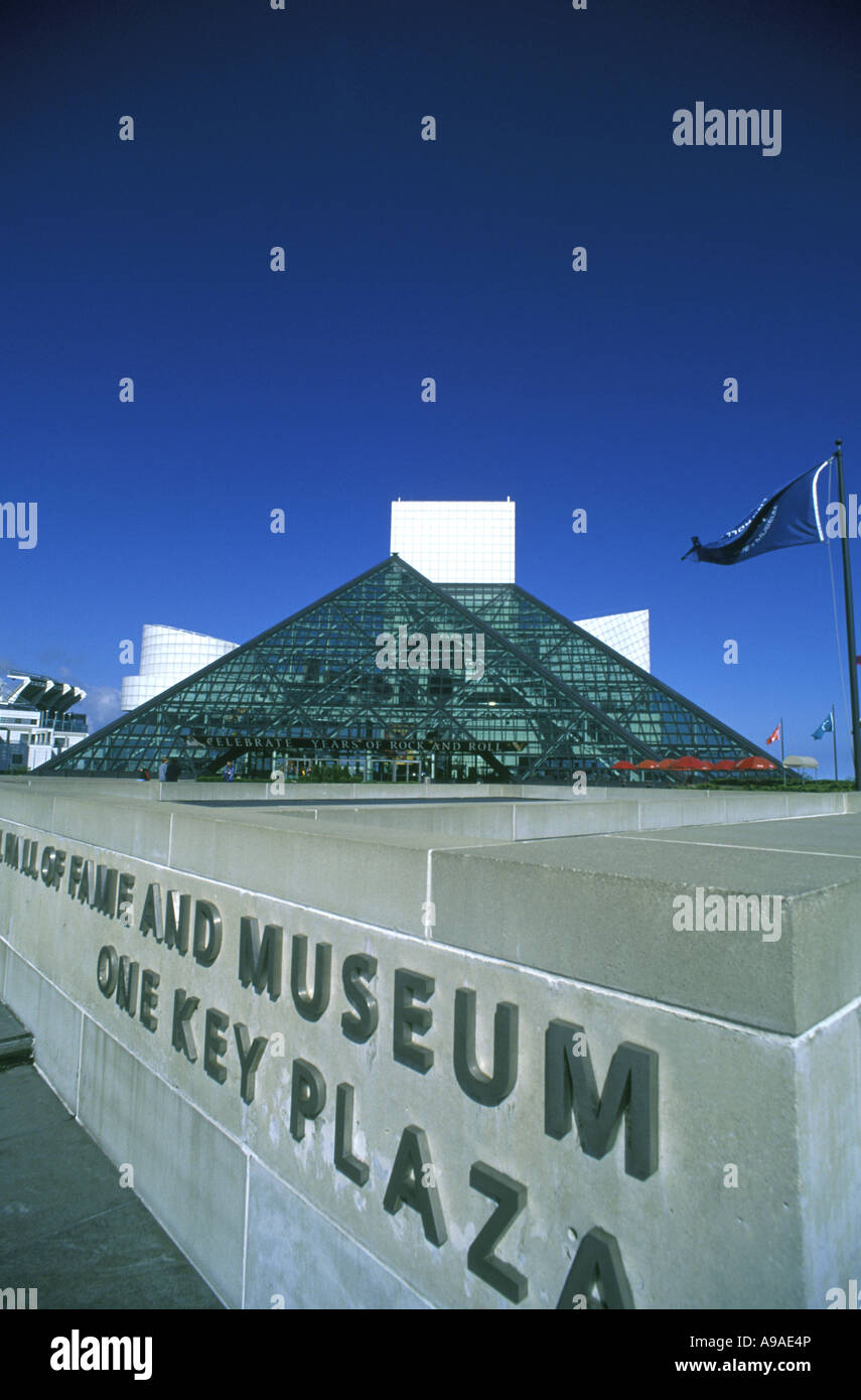 ROCK AND ROLL HALL  OF FAME ENTRANCE SIGN (©I M PEI 1995) DOWNTOWN CLEVELAND OHIO USA Stock Photo