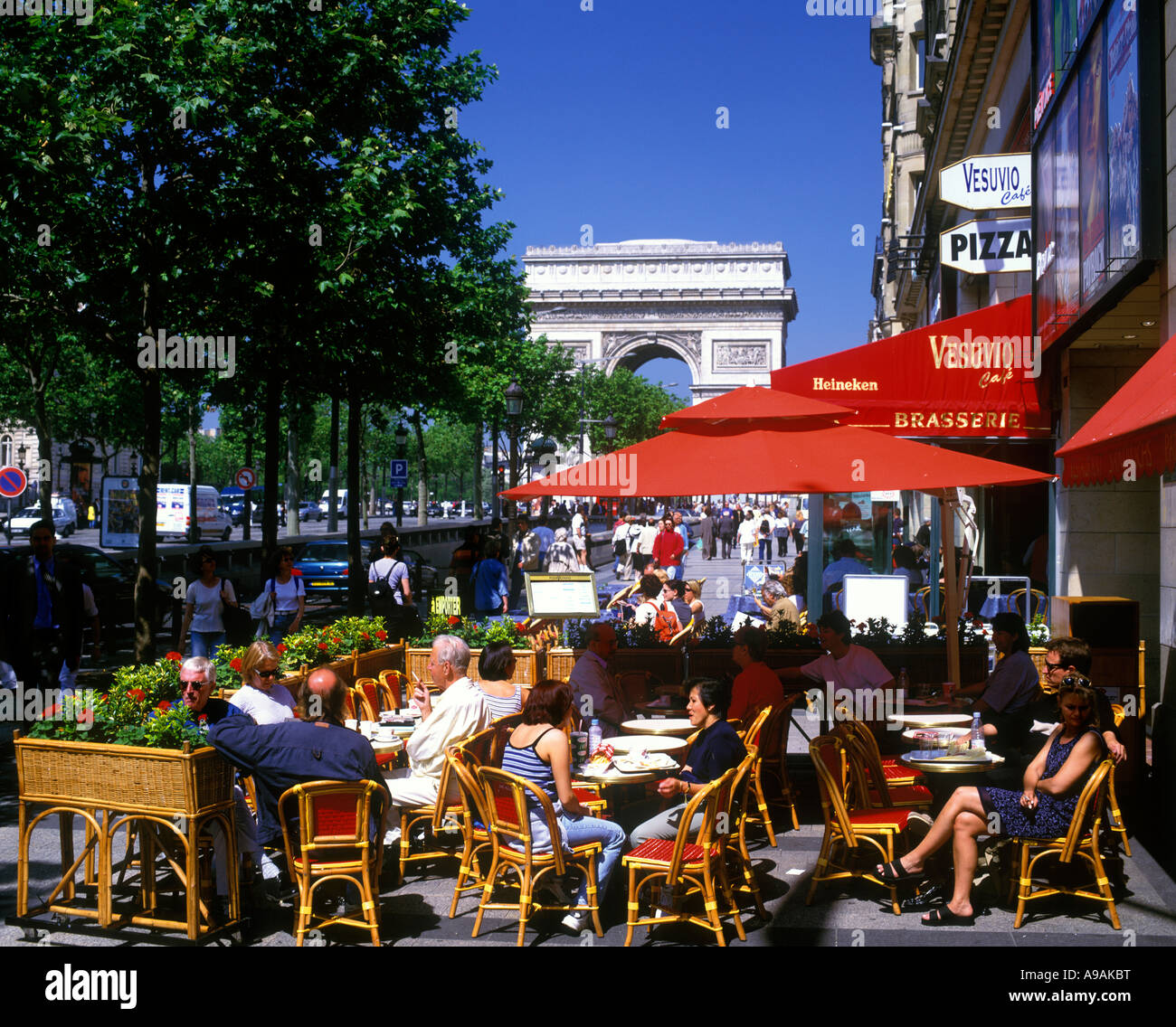 1993 HISTORICAL OUTDOOR SIDEWALK CAFE CHAMPS ELYSEES PARIS FRANCE Stock Photo