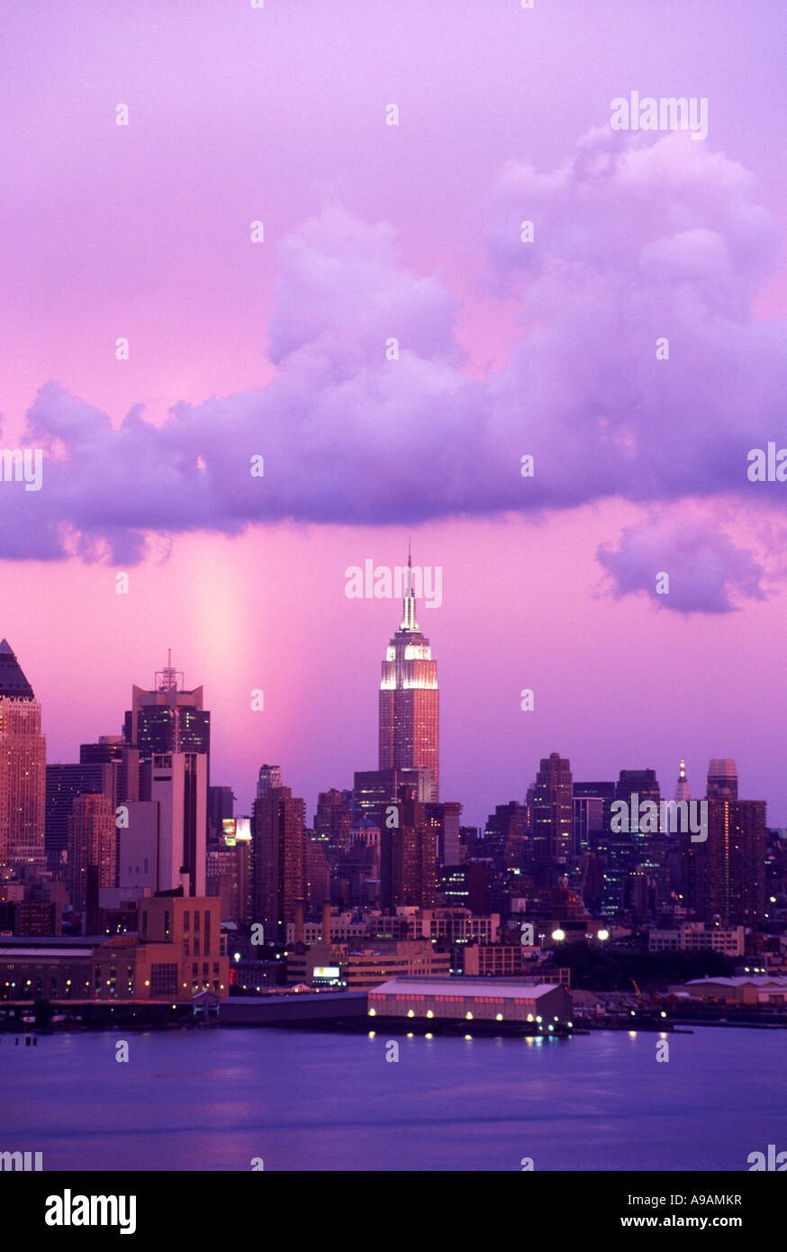 RAINBOW CLOUDS MIDTOWN SKYLINE EMPIRE STATE BUILDING MANHATTAN NEW YORK ...