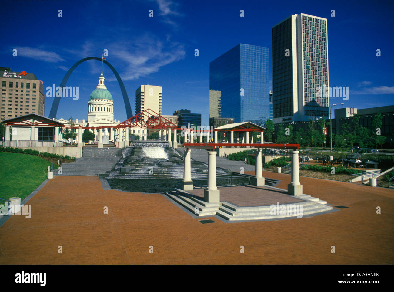 OLD COURTHOUSE KIENER PLAZA DOWNTOWN ST LOUIS MISSOURI USA Stock Photo