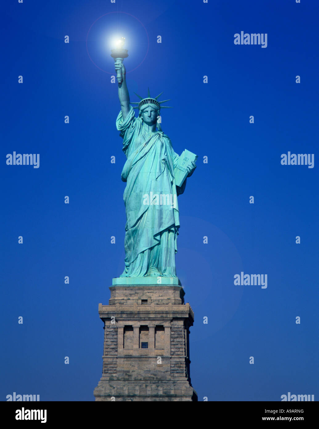 STATUE OF LIBERTY NATIONAL MONUMENT LIBERTY ISLAND NEW YORK HARBOR NEW
