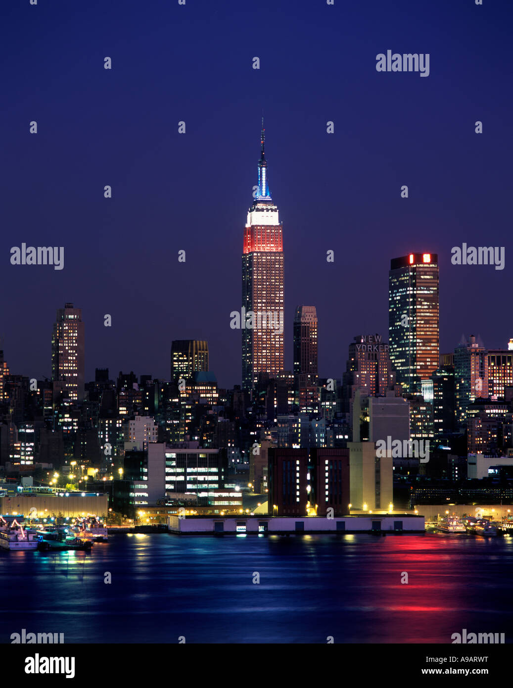 EMPIRE STATE BUILDING MIDTOWN SKYLINE MANHATTAN NEW YORK CITY USA Stock ...