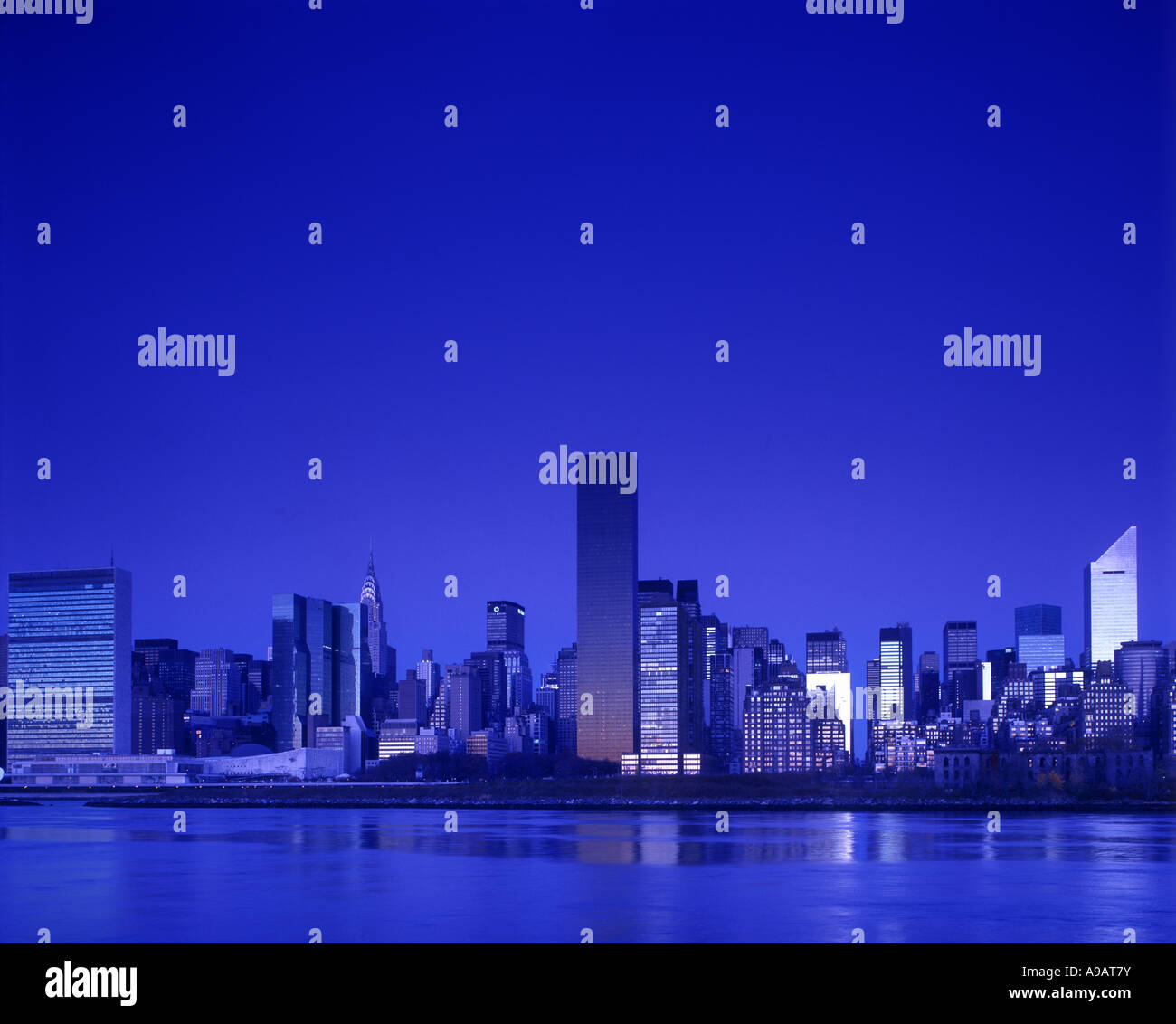 MIDTOWN SKYLINE EAST RIVER MANHATTAN NEW YORK CITY USA Stock Photo - Alamy