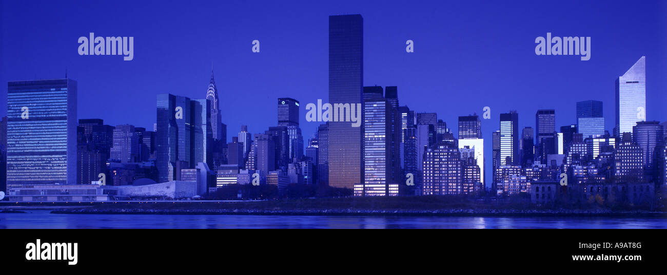 MIDTOWN SKYLINE EAST RIVER MANHATTAN NEW YORK CITY USA Stock Photo - Alamy
