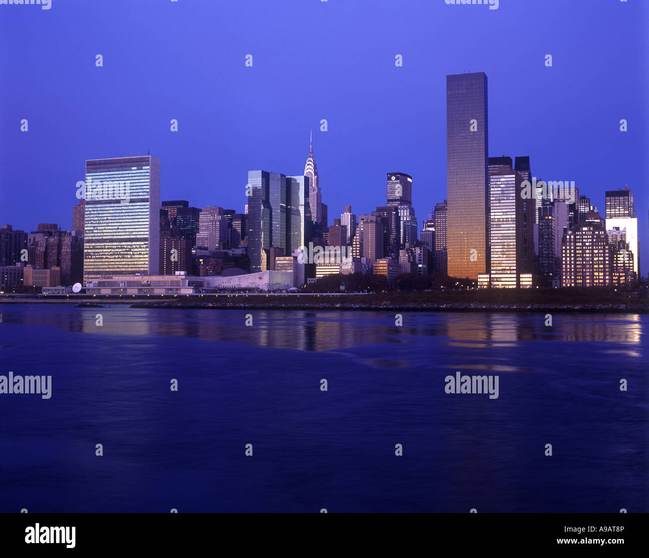 MIDTOWN SKYLINE EAST RIVER MANHATTAN NEW YORK CITY USA Stock Photo - Alamy