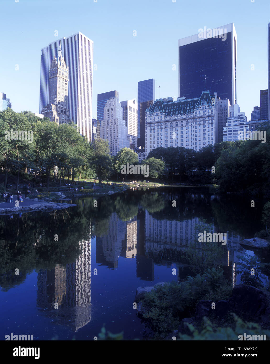 City pond in sunset hi-res stock photography and images - Alamy