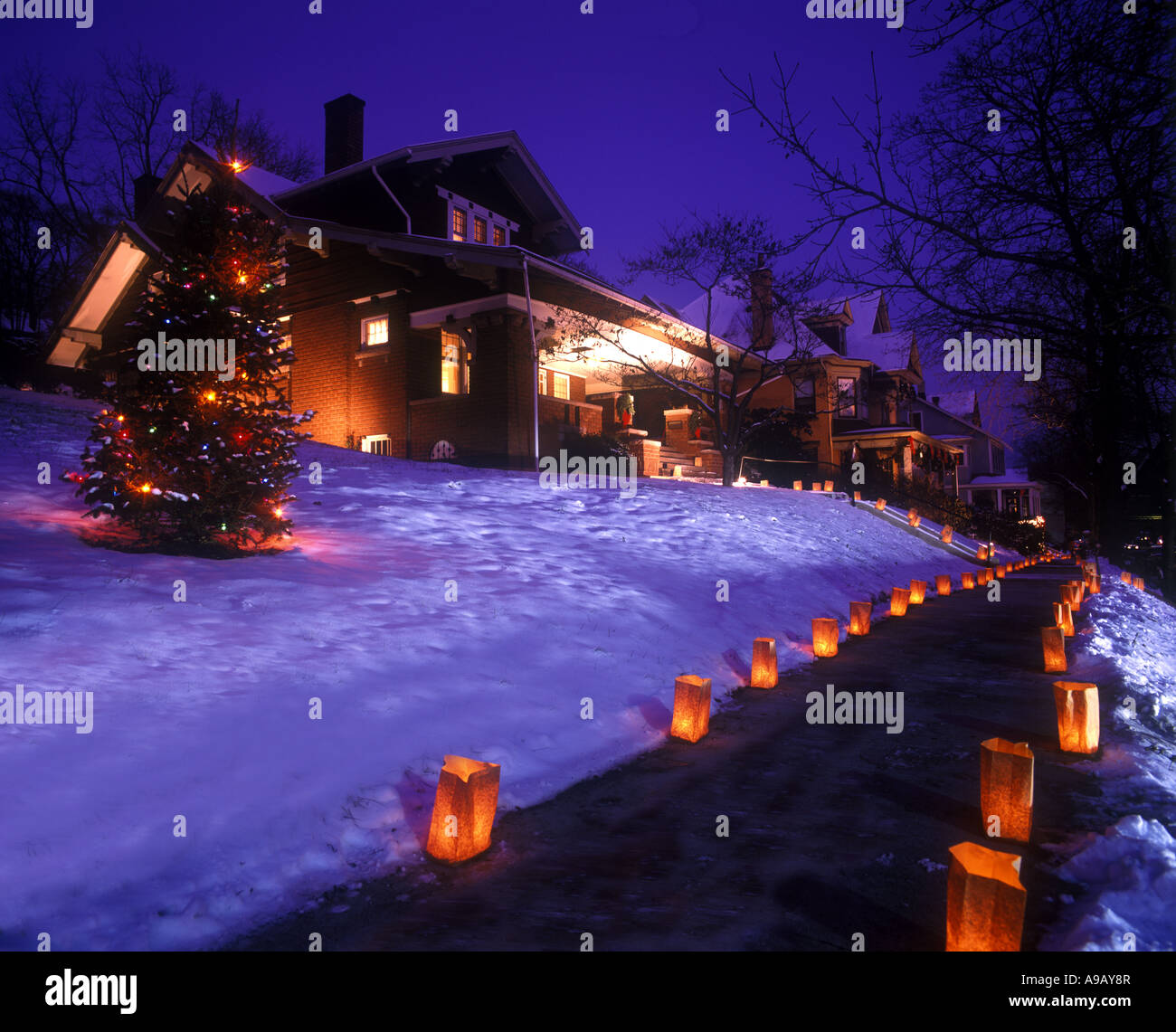 LUMINARIES ANNUAL CHRISTMAS TREE LIGHTS FESTIVAL HISTORIC DISTRICT