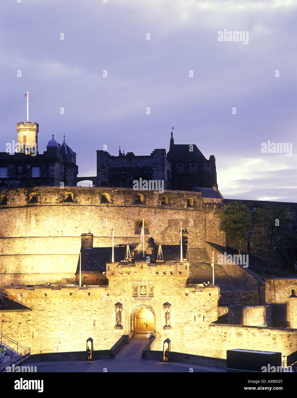 Ramparts edinburgh castle hi-res stock photography and images - Alamy