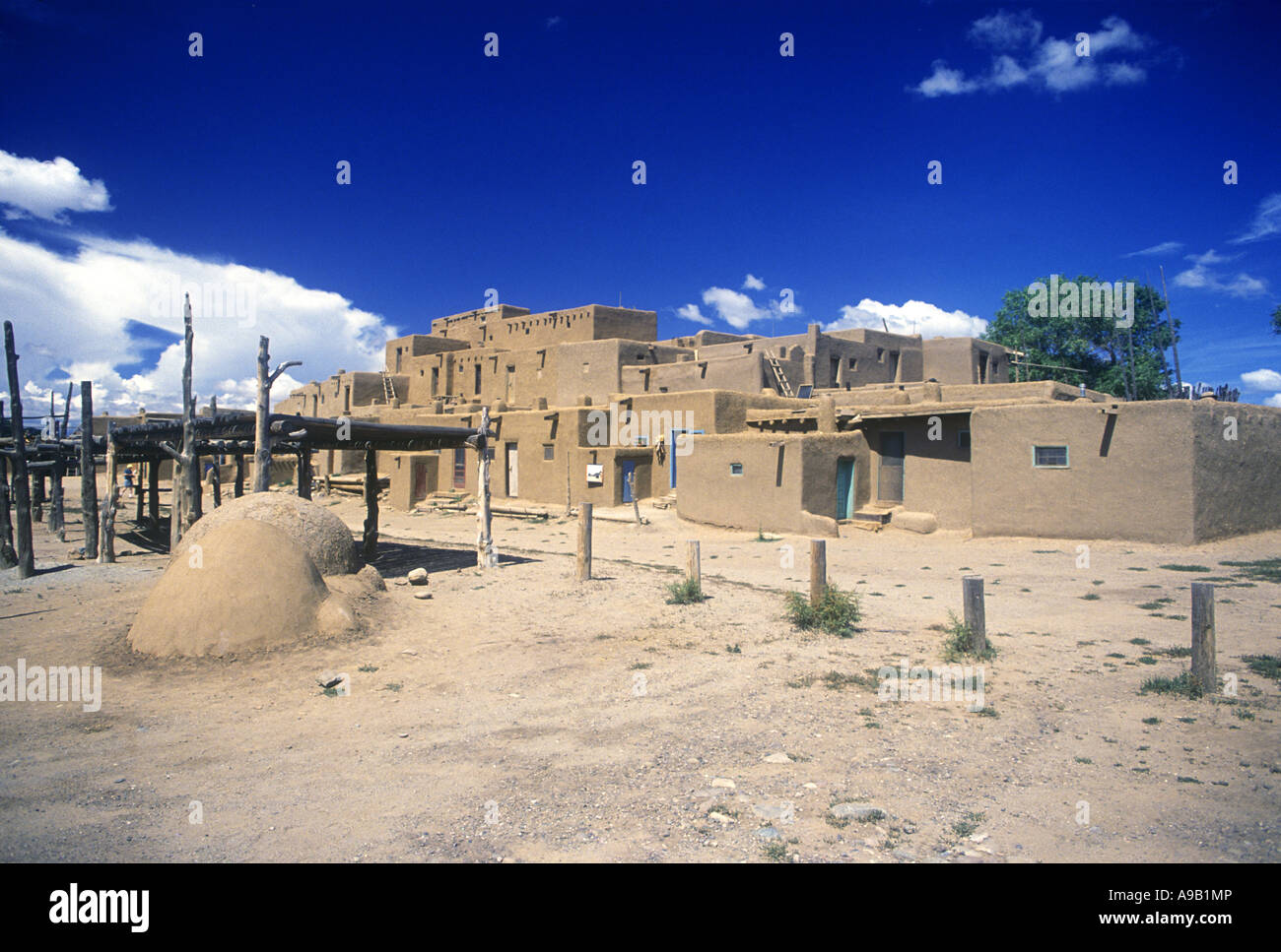 ADOBE HOMES TAOS PUEBLO TAOS NEW MEXICO USA Stock Photo Alamy