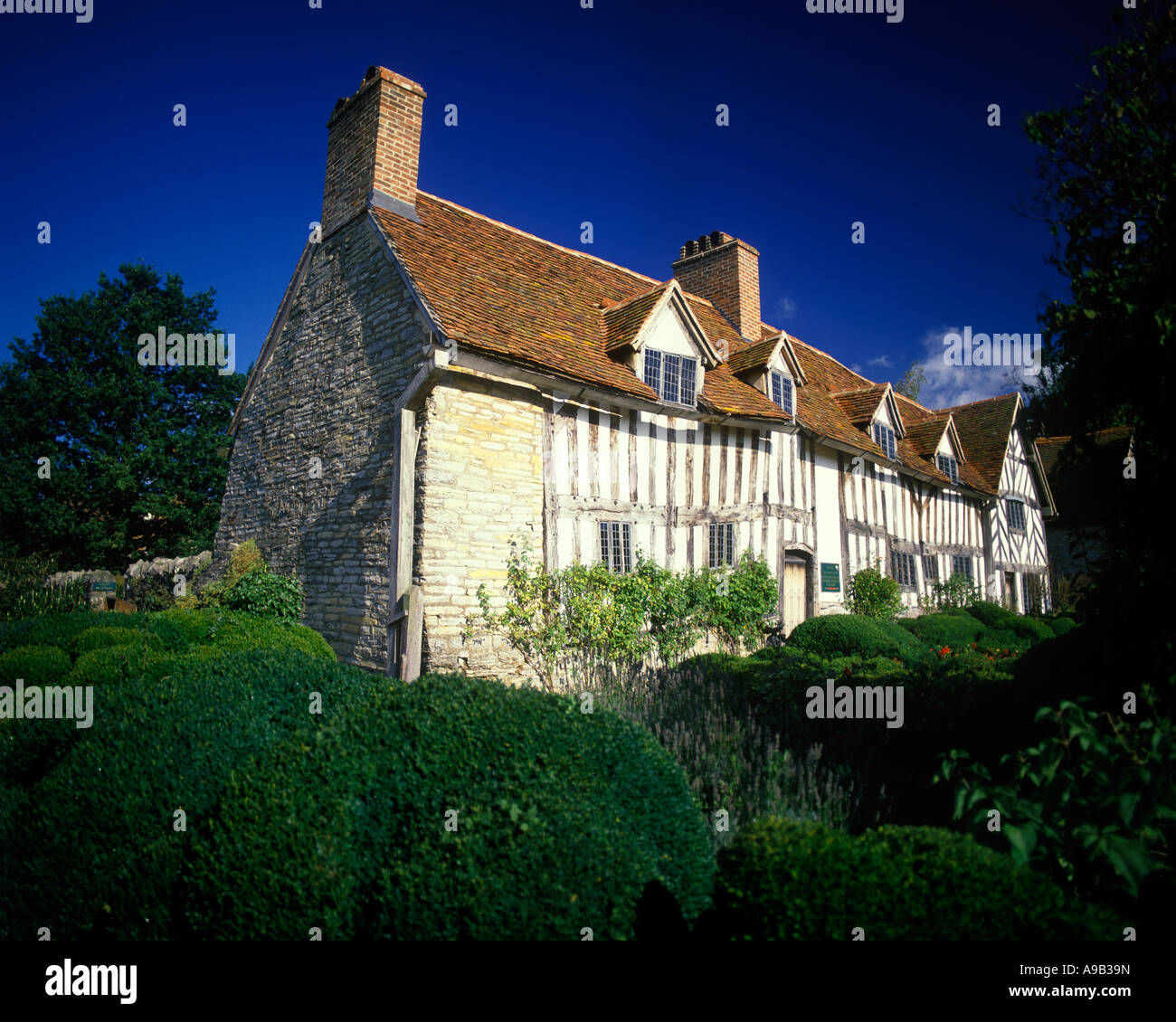 Wilmcote village hires stock photography and images Alamy
