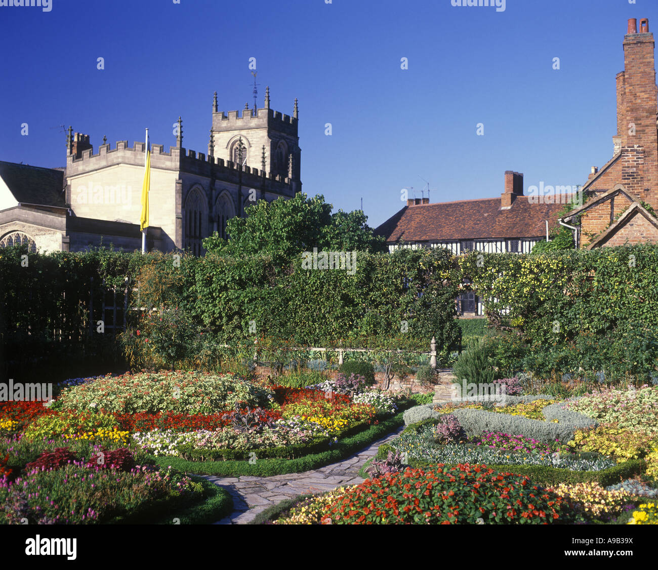 NASH HOUSE AND NEW PLACE GARDEN STRATFORD UPON AVON WARWICKSHIRE