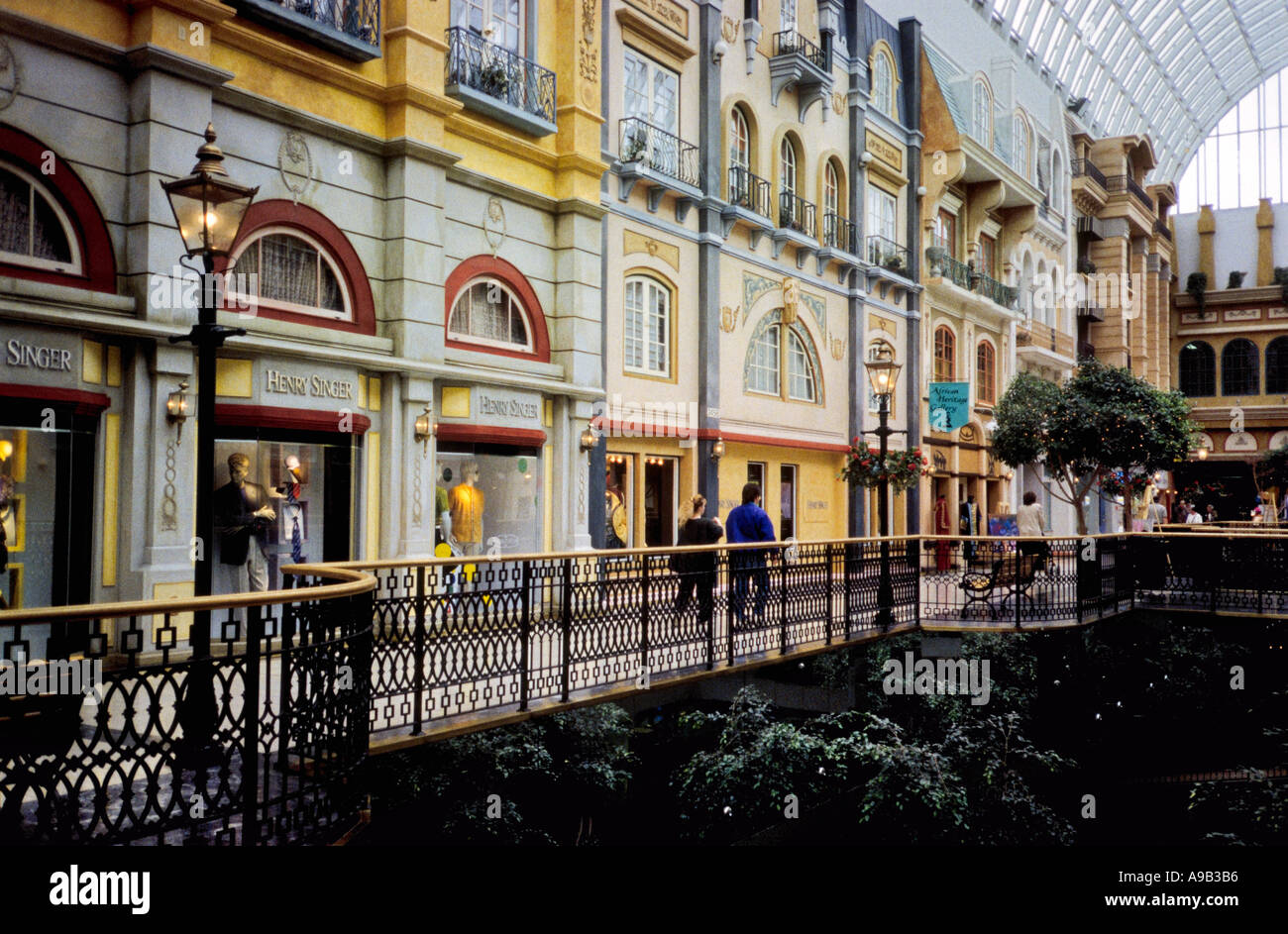 Large Shopping Centre Canada High Resolution Stock Photography And Images Alamy Large Shopping Centre Canada High Resolution Stock Photography And Images Alamy