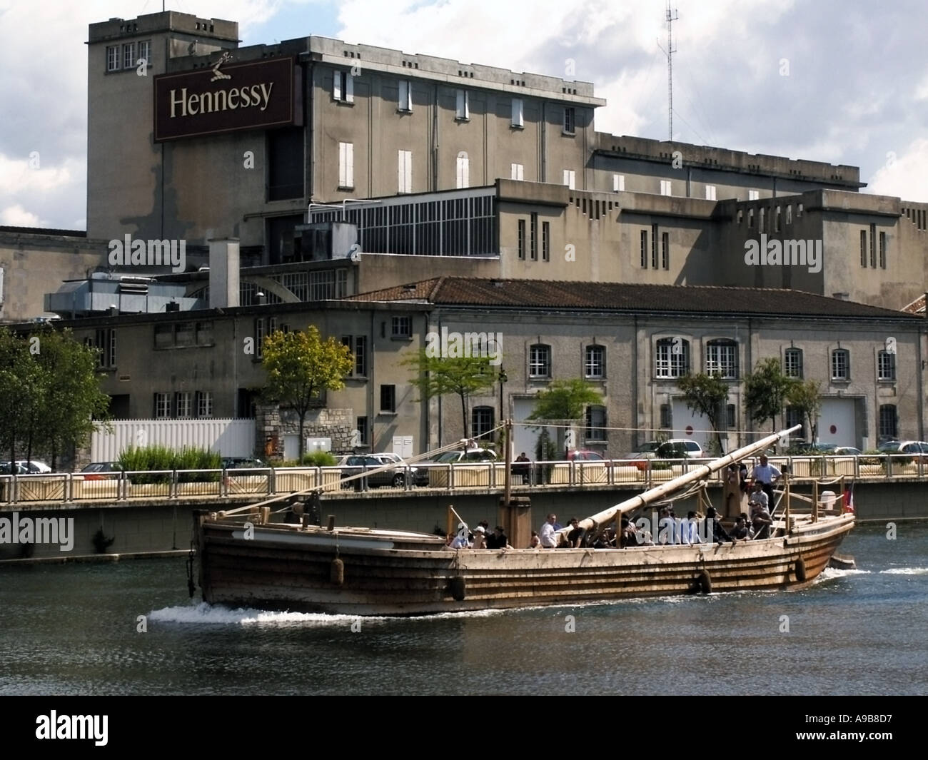 france poitou charentes cognac hennessey factory cognac brandy making