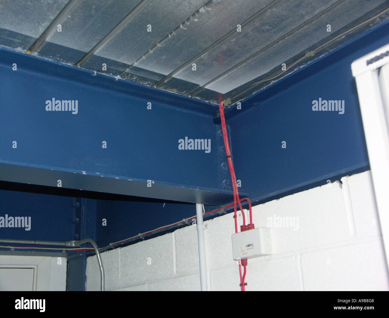 Rolled steel joist hires stock photography and images Alamy