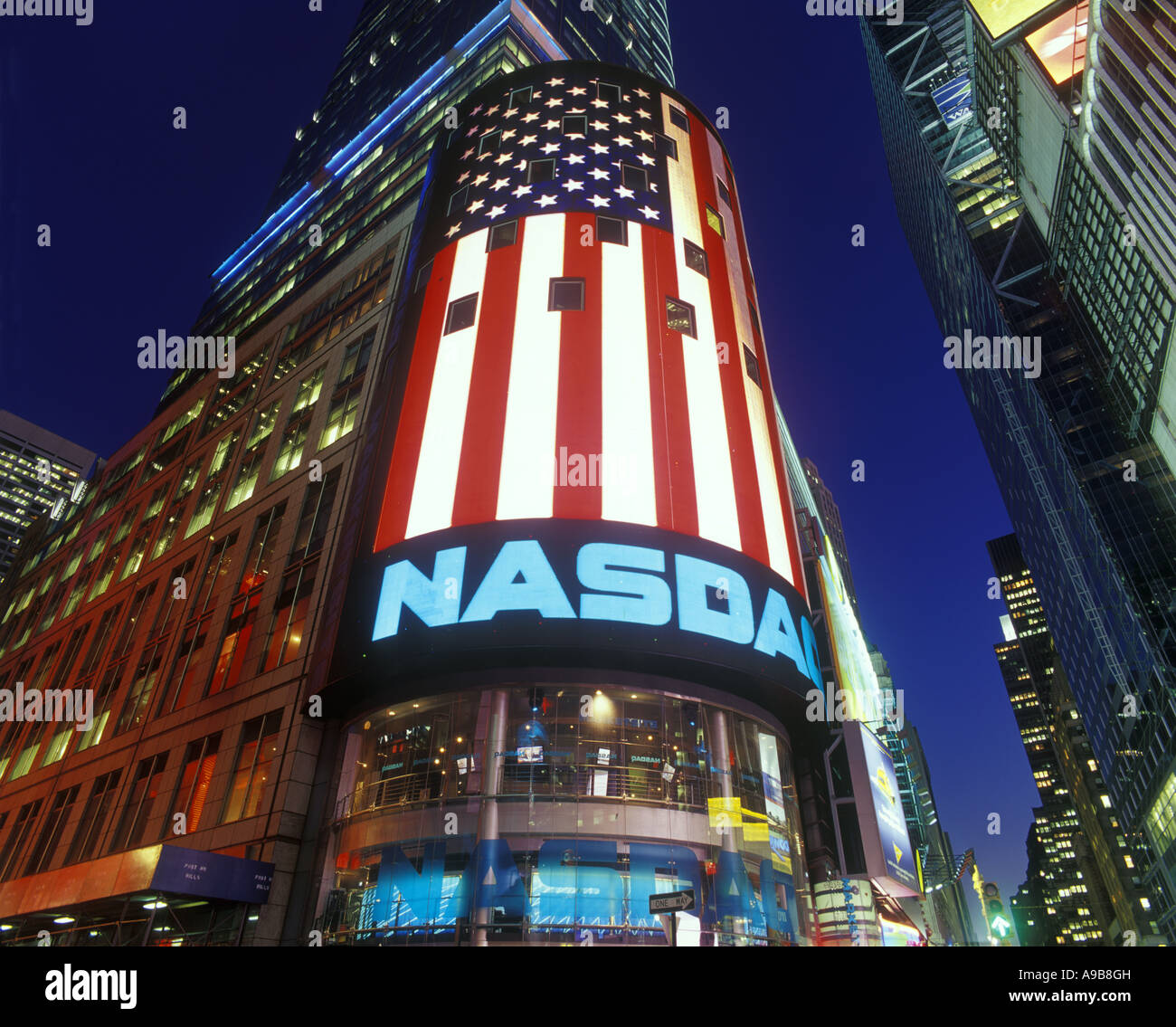 NASDAQ STOCK EXCHANGE BUILDING TIMES SQUARE MIDTOWN MANHATTAN NEW YORK CITY USA Stock Photo