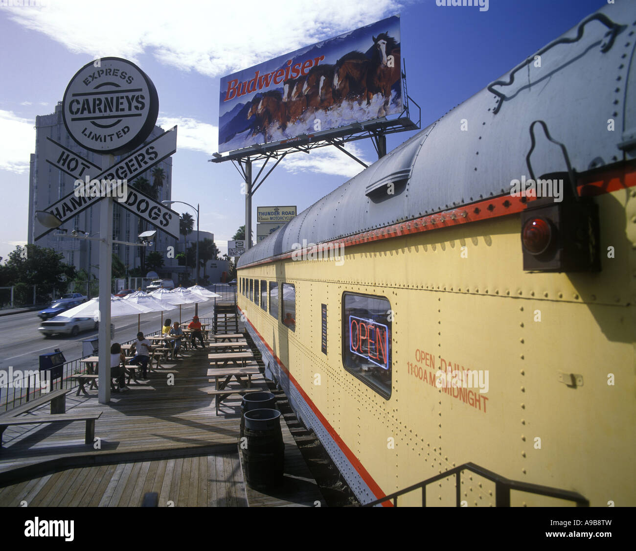 CARNEYS EXPRESS OLD RAILWAY CARRIAGE DINER WEST HOLLYWOOD LOS ANGELES