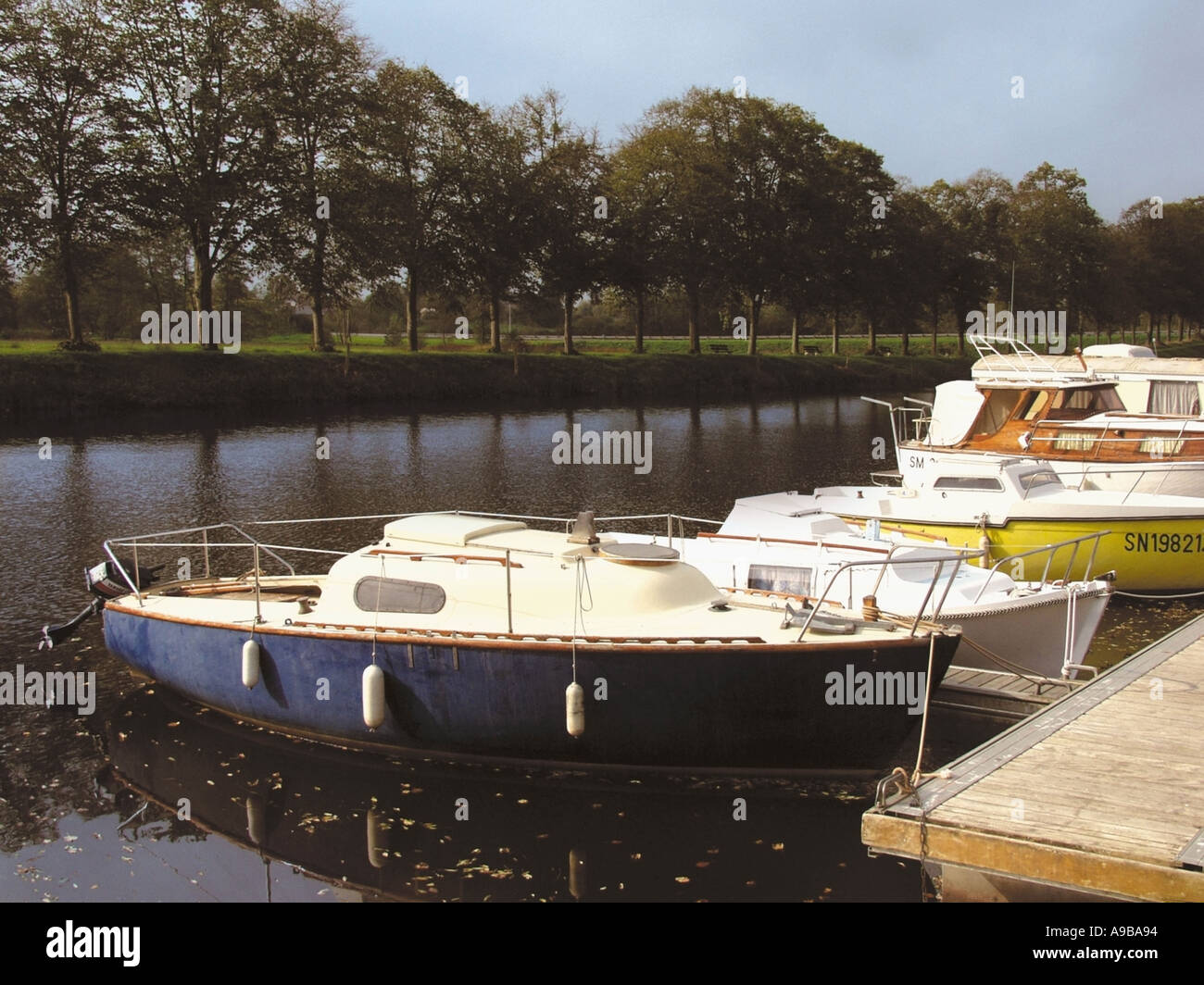 france western loire loire atlantique nantes brest canal chateau blain