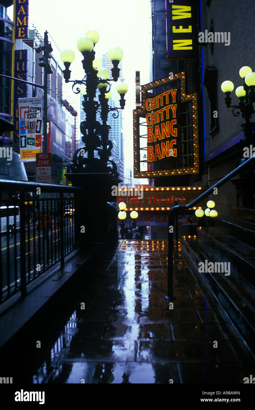 NEW VICTORY THEATER FORTY SECOND STREET MIDTOWN MANHATTAN NEW YORK CITY USA Stock Photo