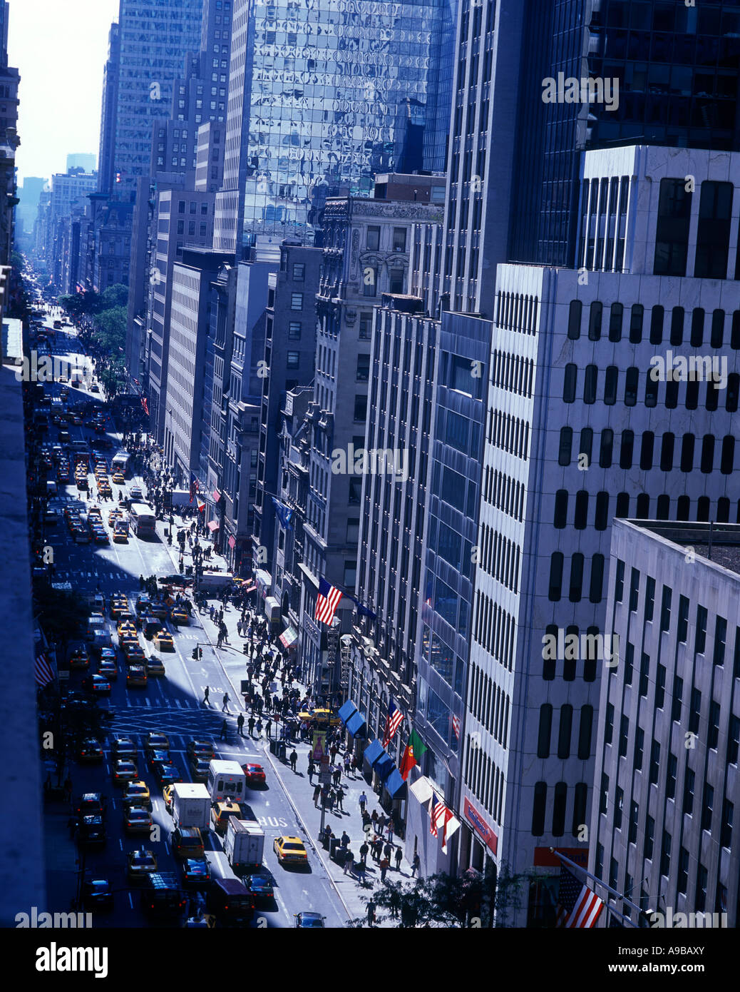 ABOVE FIFTH AVENUE MIDTOWN MANHATTAN NEW YORK CITY USA Stock Photo - Alamy