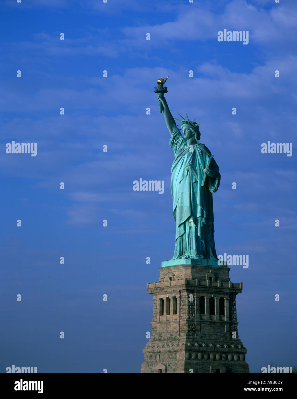 STATUE OF LIBERTY NATIONAL MONUMENT LIBERTY ISLAND NEW YORK HARBOR NEW