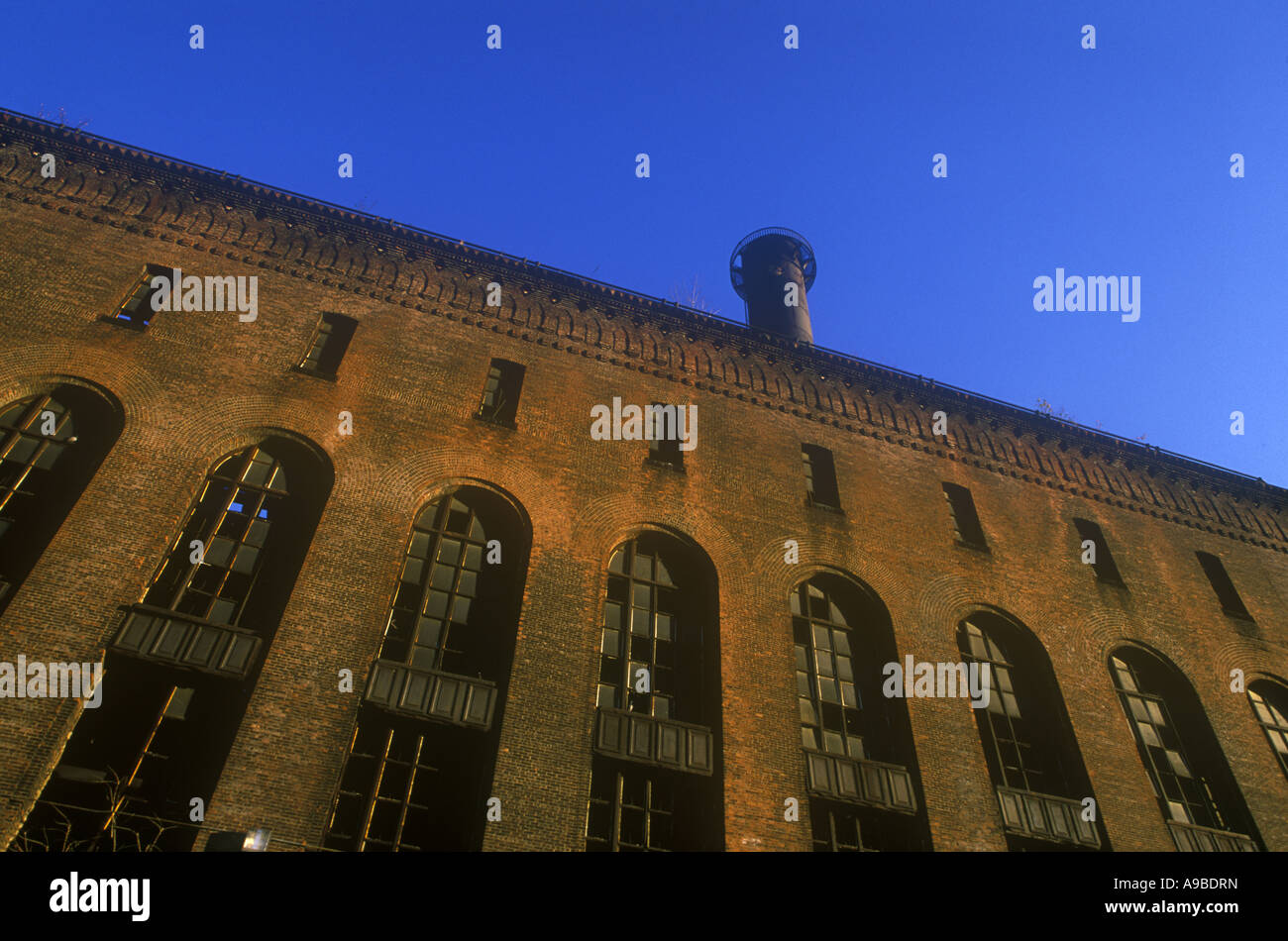 DERELICT INDUSTRIAL FACTORY BUILDING JERSEY CITY NEW JERSEY USA Stock