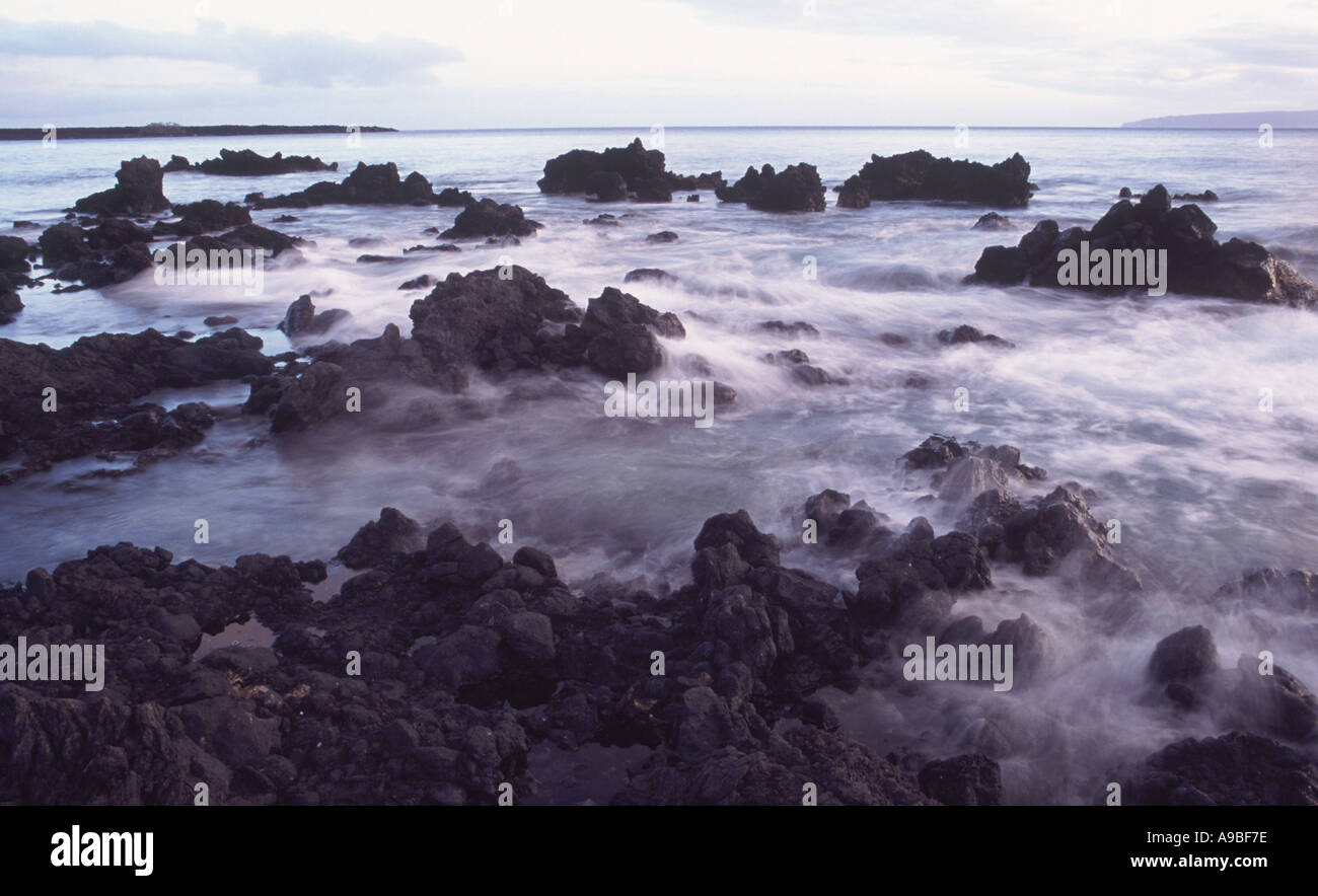 Maui ocean rocks shoreline hi-res stock photography and images - Alamy