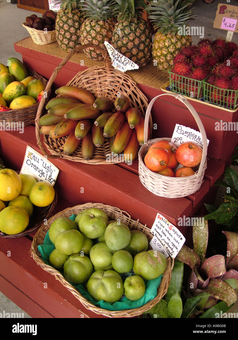 Hawaii roadside fruit stand hi-res stock photography and images - Alamy