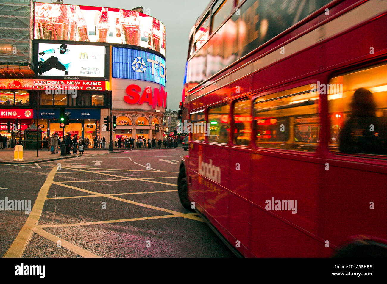 Bus And Piccadilly Circus Nightlife Reflections In West End Of London Stock Photo Alamy
