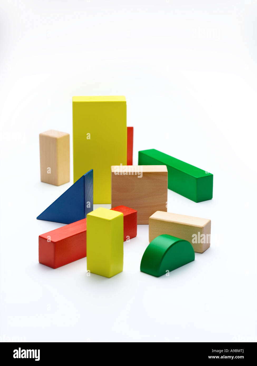 Coloured building blocks hi-res stock photography and images - Alamy