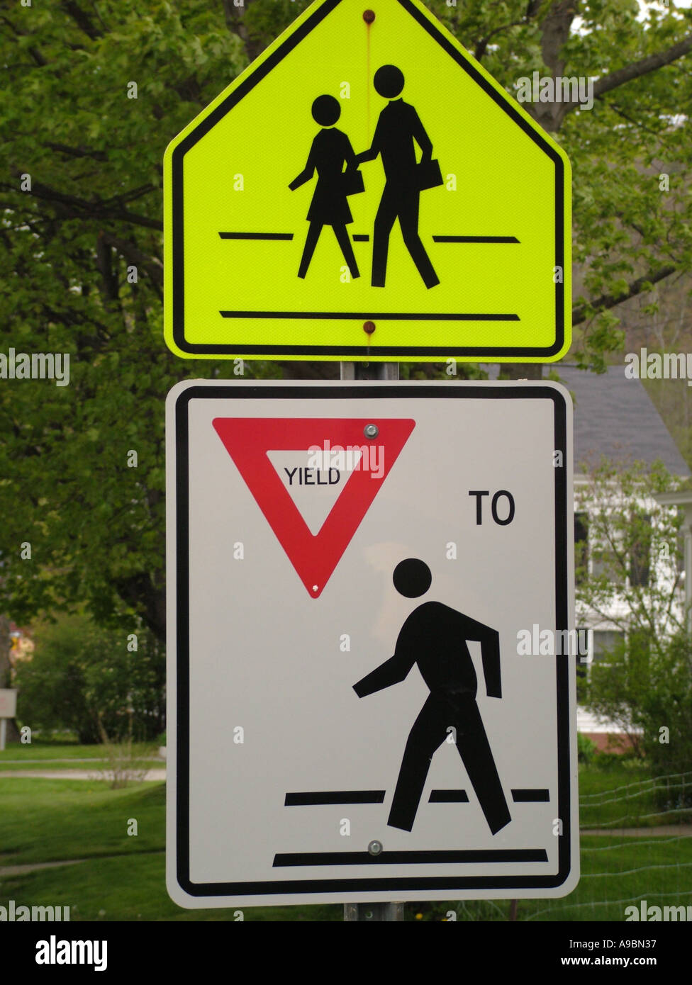 School Crossing Signs Stock Photos & School Crossing Signs Stock Images