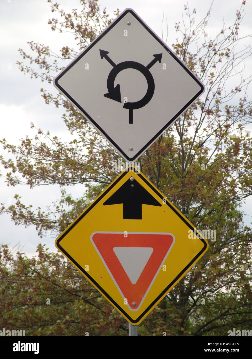 Traffic Roundabout Usa Stock Photos & Traffic Roundabout Usa Stock