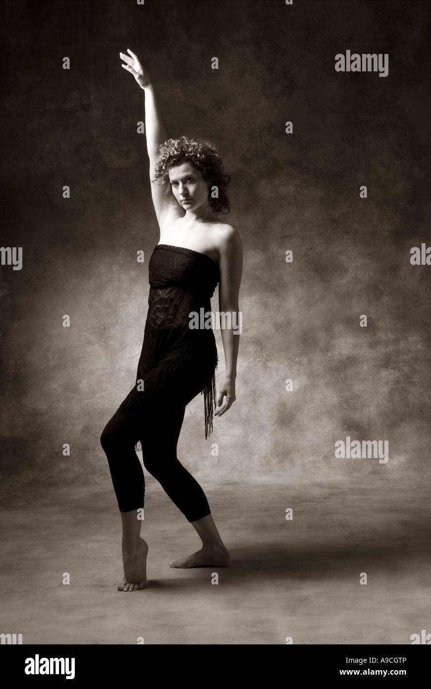 Ballet dancer dramatic pose hi-res stock photography and images - Alamy