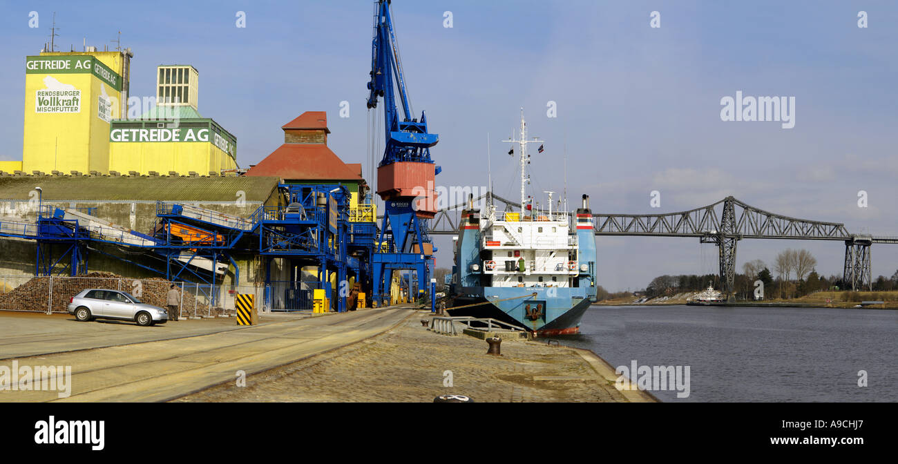 Cargo ship harbour suspension railway hi-res stock photography and images -  Alamy